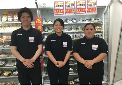 ファミリーマート　石垣登野城仲道店